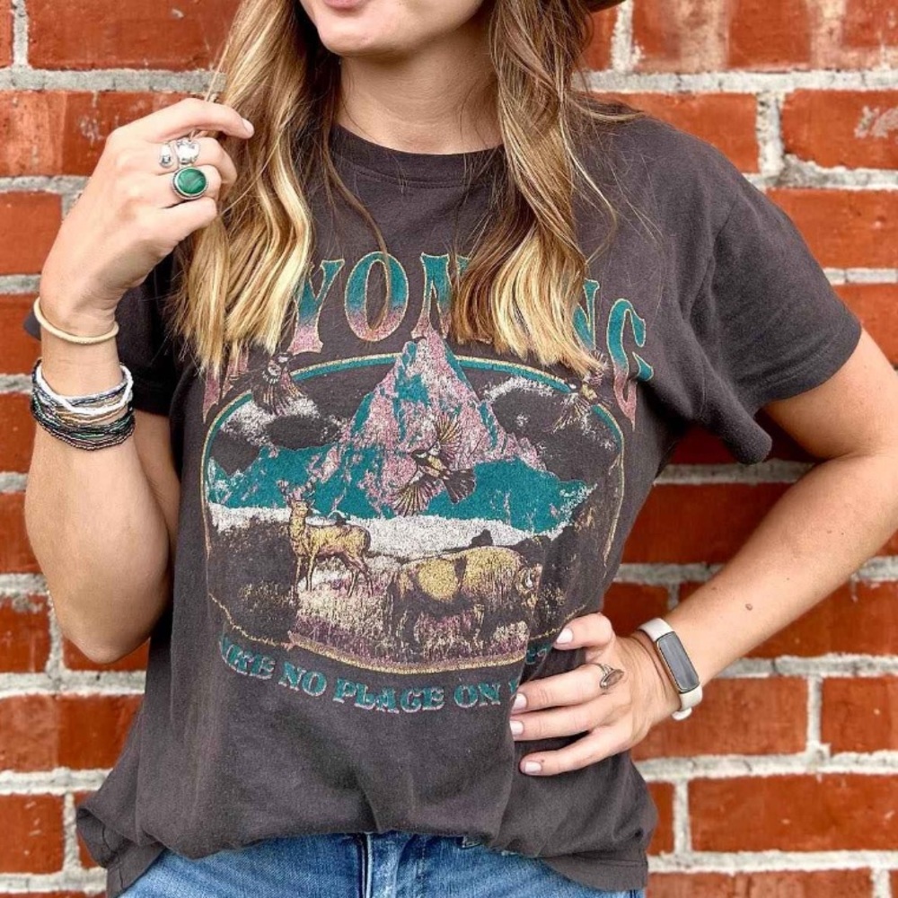 Doe Women's Wyoming Graphic T-Shirt